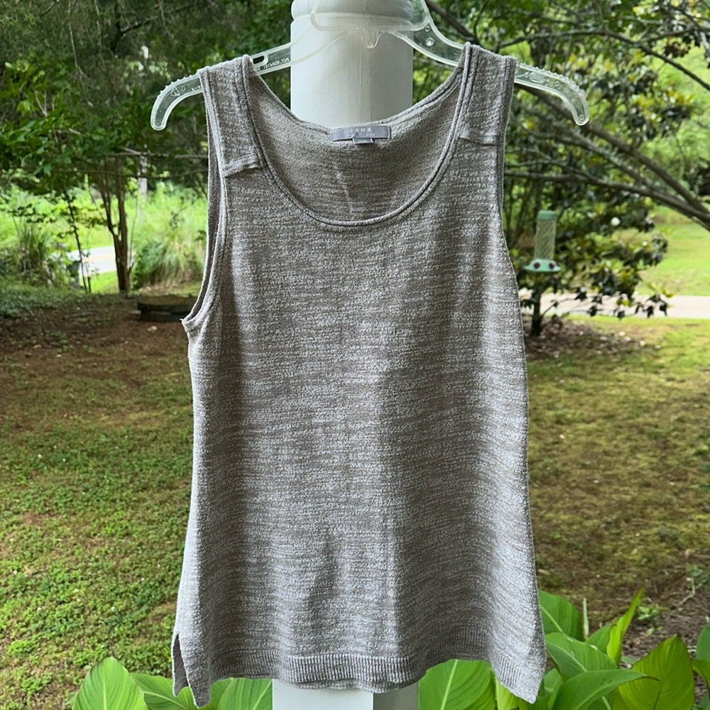 Jana size medium sleeveless lightweight sweater. Variegated taupe.